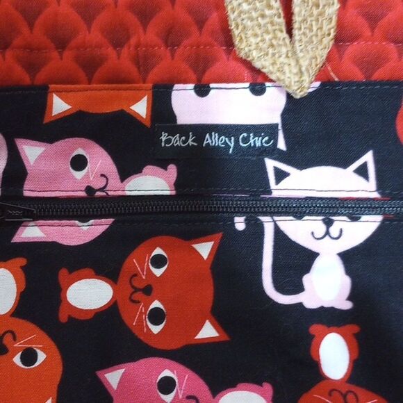 Back Alley Chic Eco Friendly Upcycled Burlap Tote with Cute Cat Print Lining - Picture 4 of 6